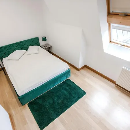 1898 Apartament